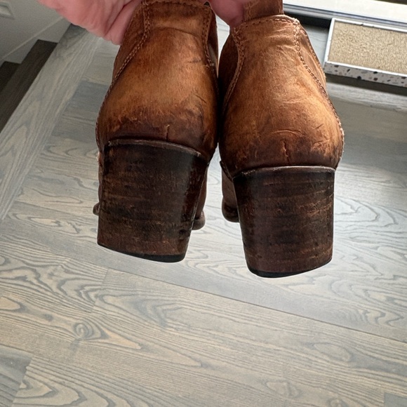 Freebird Sadie Leather Slip On Ankle Bootie 7 GUC - Picture 10 of 10